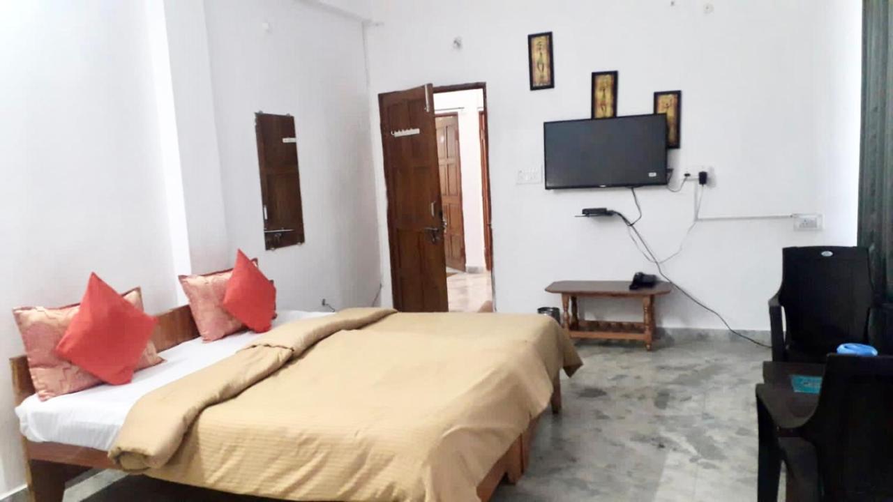 Peacock Hill Homestay Bhopal Dış mekan fotoğraf